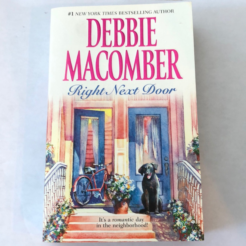 ⭐️5 for $15⭐️ Right Next Door by Debbie Macomber | Book